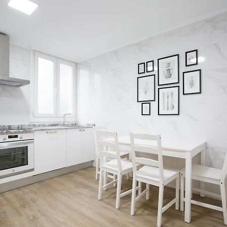 Alhondiga Flat By Next Stop Билбао Екстериор снимка