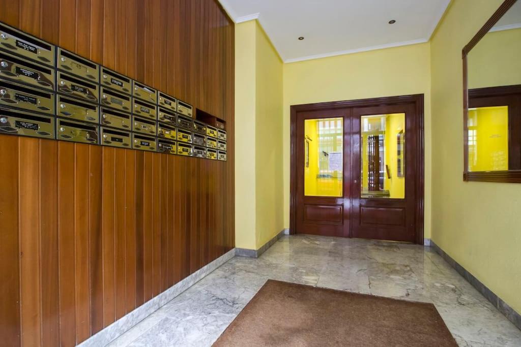 Alhondiga Flat By Next Stop Билбао Екстериор снимка