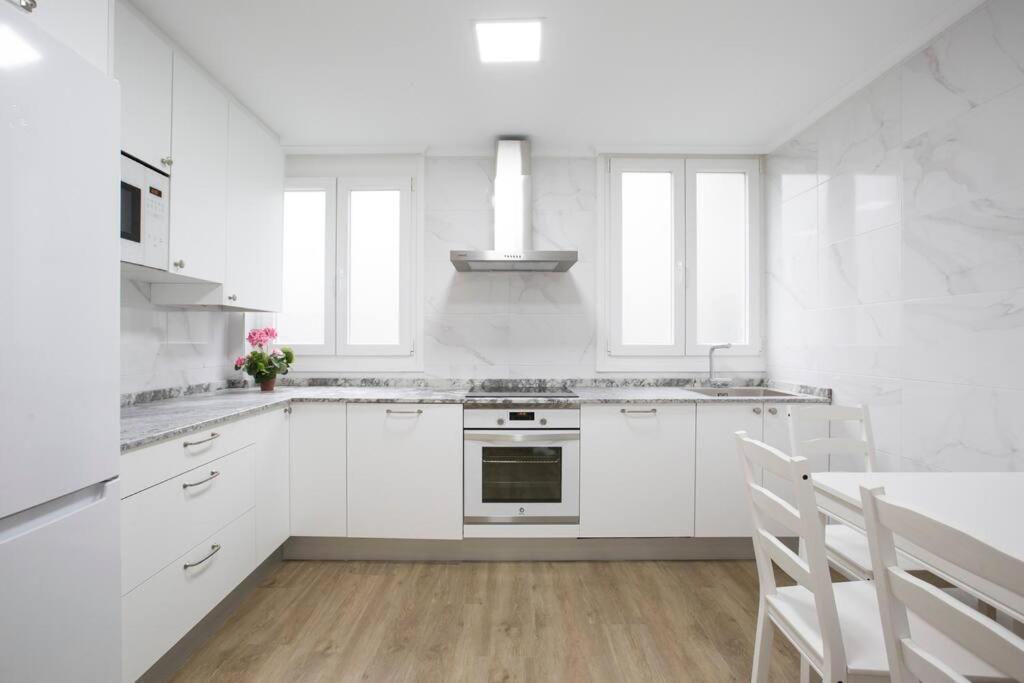 Alhondiga Flat By Next Stop Билбао Екстериор снимка