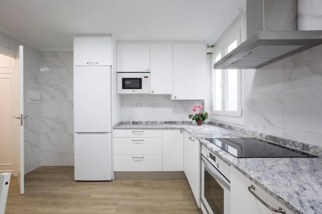 Alhondiga Flat By Next Stop Билбао Екстериор снимка
