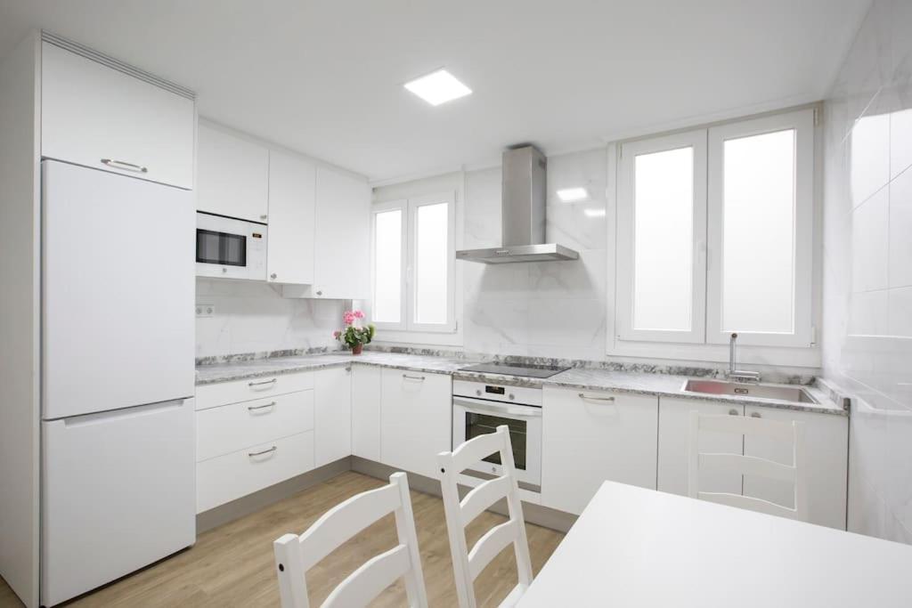 Alhondiga Flat By Next Stop Билбао Екстериор снимка